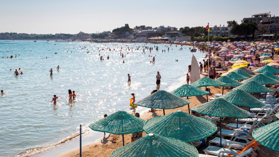 Beach Vacation Deals 2026 with beautiful coastal getaway, sunny beach, ocean and tropical holiday scenery